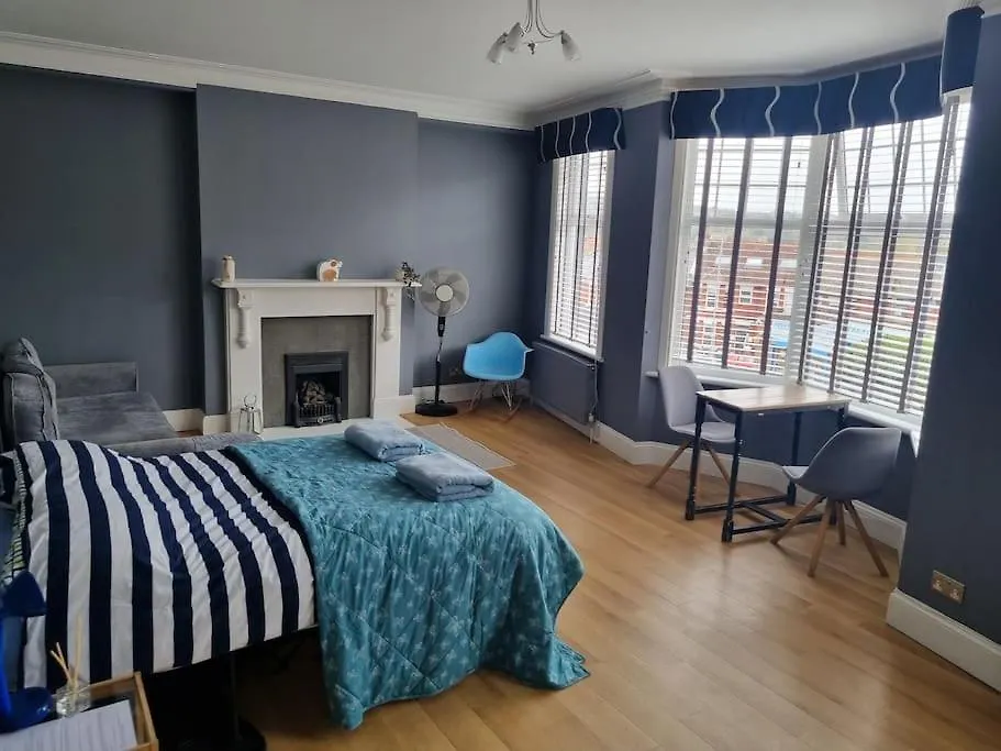 Chic Studio In Central Brighton By The Lanes contacts